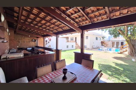 Casa à venda com 700m², 4 quartos e 5 vagasChurrasqueira