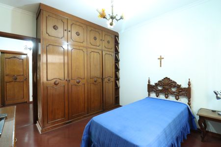 Casa à venda com 700m², 4 quartos e 5 vagasQuarto