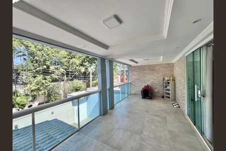 Casa de condomínio para alugar com 160m², 3 quartos e sem vaga Casa de condomínio para alugar com 160m², 3 quartos e sem vagaSuíte 1 - Varanda