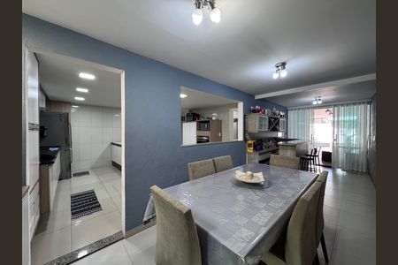 Casa de condomínio para alugar com 160m², 3 quartos e sem vaga Casa de condomínio para alugar com 160m², 3 quartos e sem vagaCopa