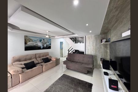 Sala de casa de condomínio para alugar com 3 quartos, 160m² em Vargem Pequena, Rio de Janeiro