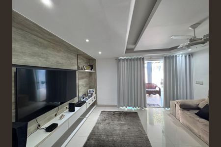 Sala de casa de condomínio para alugar com 3 quartos, 160m² em Vargem Pequena, Rio de Janeiro