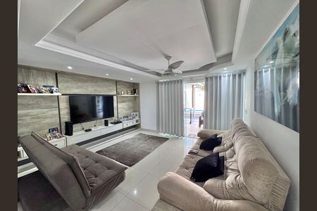 Sala de casa de condomínio para alugar com 3 quartos, 160m² em Vargem Pequena, Rio de Janeiro