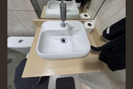 Casa de condomínio para alugar com 160m², 3 quartos e sem vaga Casa de condomínio para alugar com 160m², 3 quartos e sem vagaBanheiro Social