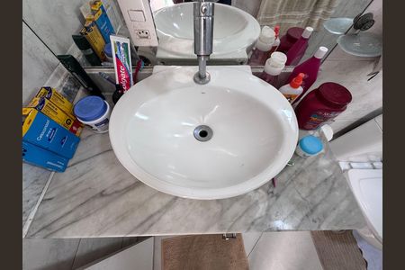 Casa de condomínio para alugar com 160m², 3 quartos e sem vaga Casa de condomínio para alugar com 160m², 3 quartos e sem vagaSuíte 2 - Banheiro
