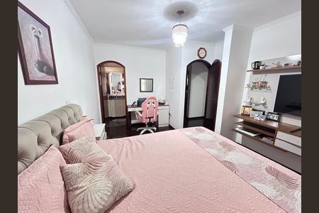 Casa à venda com 225m², 4 quartos e 3 vagas Casa à venda com 225m², 4 quartos e 3 vagasQuarto