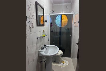 Casa à venda com 225m², 4 quartos e 3 vagas Casa à venda com 225m², 4 quartos e 3 vagasBanheiro