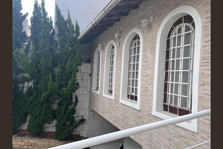 Casa à venda com 225m², 4 quartos e 3 vagas Casa à venda com 225m², 4 quartos e 3 vagasÁrea Externa