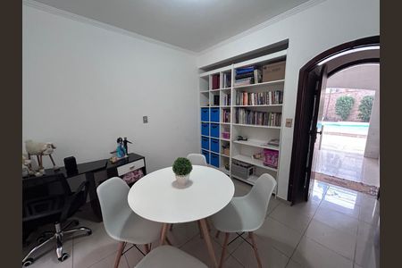 Sala de casa à venda com 4 quartos, 225m² em Vila Humaita, Santo André
