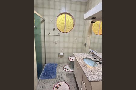 Casa à venda com 225m², 4 quartos e 3 vagas Casa à venda com 225m², 4 quartos e 3 vagasBanheiro