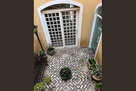 Casa à venda com 225m², 4 quartos e 3 vagas Casa à venda com 225m², 4 quartos e 3 vagasÁrea Externa