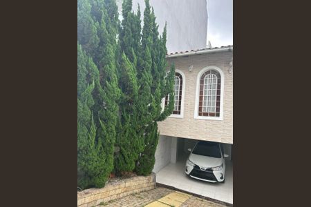 Casa à venda com 225m², 4 quartos e 3 vagas Casa à venda com 225m², 4 quartos e 3 vagasÁrea Externa