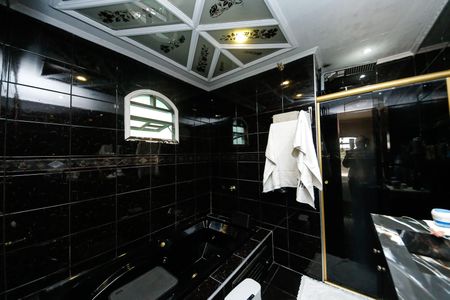 Casa à venda com 240m², 3 quartos e 2 vagas Casa à venda com 240m², 3 quartos e 2 vagasBanheiro Suíte