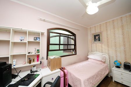 Casa à venda com 240m², 3 quartos e 2 vagas Casa à venda com 240m², 3 quartos e 2 vagasQuarto 2