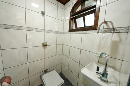 Casa à venda com 240m², 3 quartos e 2 vagas Casa à venda com 240m², 3 quartos e 2 vagasBanheiro de serviço