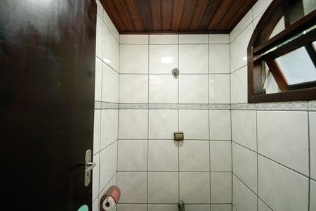 Casa à venda com 240m², 3 quartos e 2 vagas Casa à venda com 240m², 3 quartos e 2 vagasBanheiro de serviço