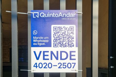 Casa à venda com 240m², 3 quartos e 2 vagas Casa à venda com 240m², 3 quartos e 2 vagasPlaquinha
