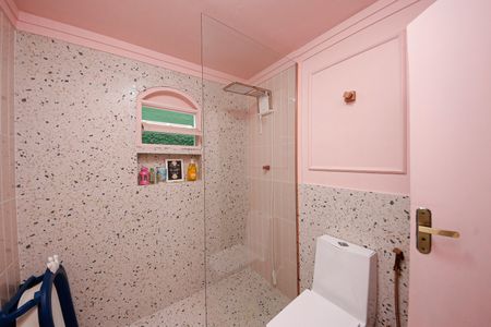 Casa à venda com 240m², 3 quartos e 2 vagas Casa à venda com 240m², 3 quartos e 2 vagasBanheiro 2