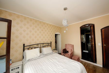 Casa à venda com 240m², 3 quartos e 2 vagas Casa à venda com 240m², 3 quartos e 2 vagasSuíte