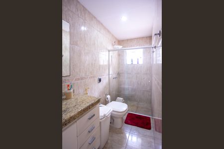 Casa de condomínio para alugar com 251m², 4 quartos e 2 vagasBanheiro Social