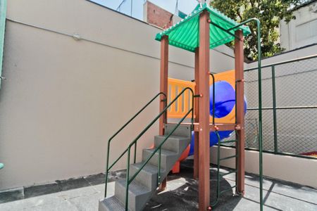 Apartamento para alugar com 41m², 2 quartos e 1 vaga Apartamento para alugar com 41m², 2 quartos e 1 vagaÁrea comum - Playground