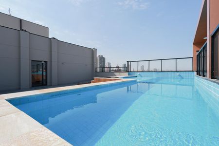 Apartamento à venda com 28m², 1 quarto e sem vaga Apartamento à venda com 28m², 1 quarto e sem vagaÁrea comum - Piscina