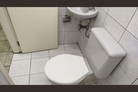 Casa à venda com 226m², 3 quartos e 4 vagasSubsolo - Banheiro de Serviço 2