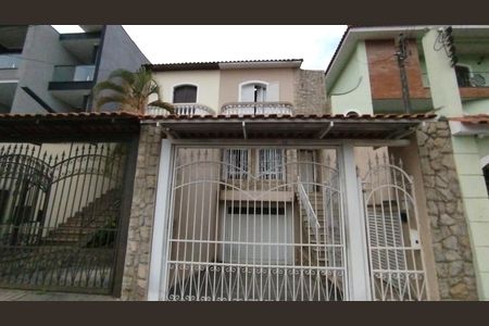 Casa à venda com 226m², 3 quartos e 4 vagasFachada