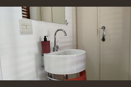 Casa à venda com 226m², 3 quartos e 4 vagasLavabo