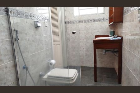 Casa à venda com 226m², 3 quartos e 4 vagasBanheiro da Suíte