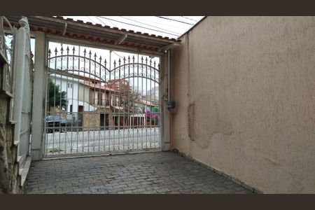 Casa à venda com 226m², 3 quartos e 4 vagasEntrada da garagem