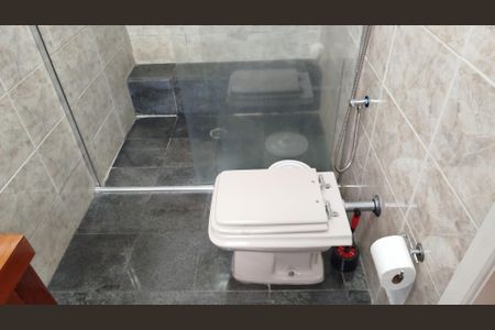 Casa à venda com 226m², 3 quartos e 4 vagasBanheiro da Suíte