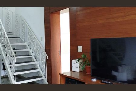 Casa à venda com 226m², 3 quartos e 4 vagasSala