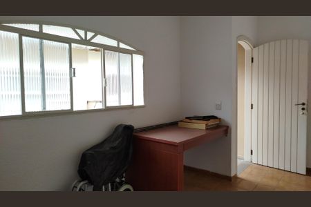 Casa à venda com 226m², 3 quartos e 4 vagasEdícula - Quarto de Serviço