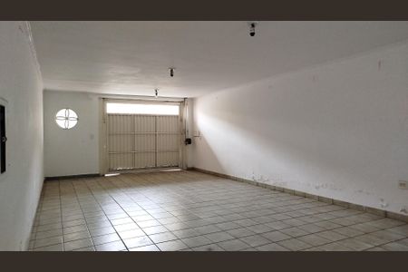Casa à venda com 226m², 3 quartos e 4 vagasGaragem coberta - subsolo