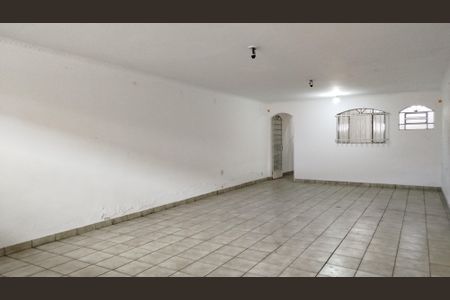 Casa à venda com 226m², 3 quartos e 4 vagasGaragem coberta - subsolo