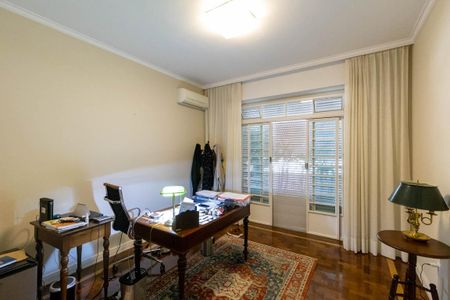 Apartamento à venda com 310m², 4 quartos e 2 vagasQuarto 