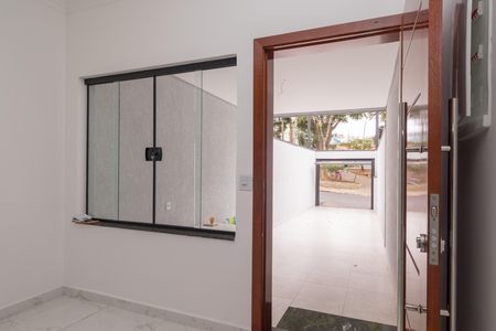 Casa à venda com 110m², 3 quartos e 2 vagas Casa à venda com 110m², 3 quartos e 2 vagasSala