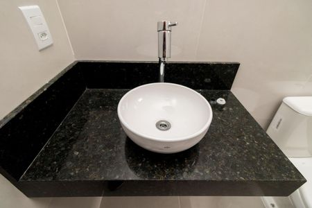 Casa à venda com 110m², 3 quartos e 2 vagas Casa à venda com 110m², 3 quartos e 2 vagasBanheiro Social
