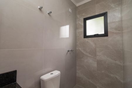 Casa à venda com 110m², 3 quartos e 2 vagas Casa à venda com 110m², 3 quartos e 2 vagasBanheiro da Suíte