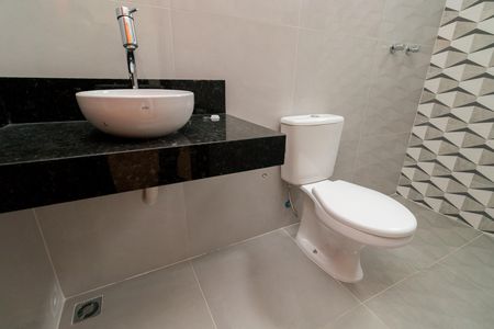 Casa à venda com 110m², 3 quartos e 2 vagas Casa à venda com 110m², 3 quartos e 2 vagasBanheiro Social