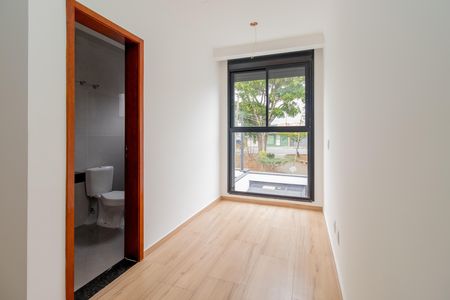 Casa à venda com 110m², 3 quartos e 2 vagas Casa à venda com 110m², 3 quartos e 2 vagasSuíte