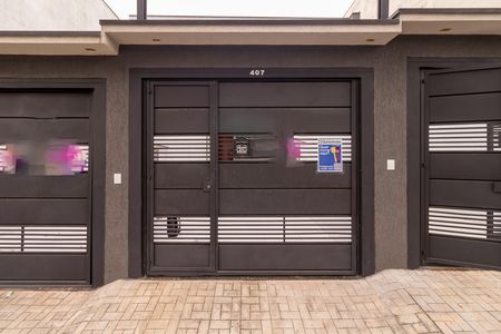 Casa à venda com 110m², 3 quartos e 2 vagas Casa à venda com 110m², 3 quartos e 2 vagasFachada