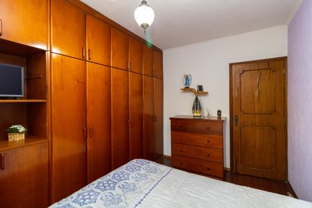 Casa à venda com 180m², 3 quartos e 2 vagas Casa à venda com 180m², 3 quartos e 2 vagasQuarto 1