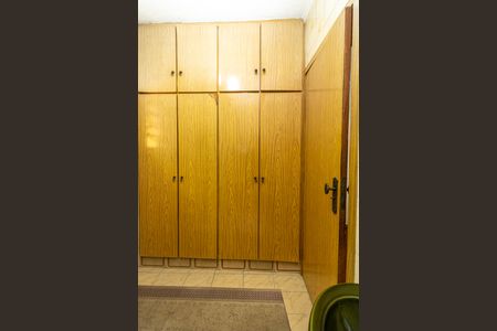 Casa à venda com 180m², 3 quartos e 2 vagas Casa à venda com 180m², 3 quartos e 2 vagasBanheiro 1