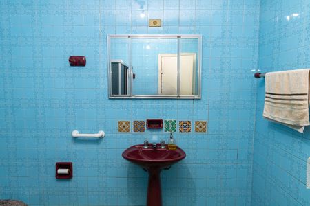 Casa à venda com 180m², 3 quartos e 2 vagas Casa à venda com 180m², 3 quartos e 2 vagasBanheiro 2