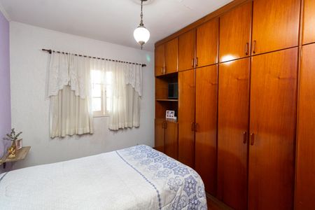 Casa à venda com 180m², 3 quartos e 2 vagas Casa à venda com 180m², 3 quartos e 2 vagasQuarto 1