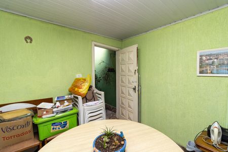 Casa à venda com 180m², 3 quartos e 2 vagas Casa à venda com 180m², 3 quartos e 2 vagasQuarto de Serviço