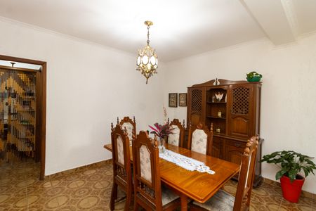 Casa à venda com 180m², 3 quartos e 2 vagas Casa à venda com 180m², 3 quartos e 2 vagasSala de Jantar