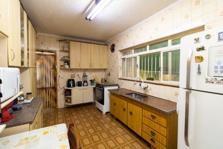 Casa à venda com 180m², 3 quartos e 2 vagas Casa à venda com 180m², 3 quartos e 2 vagasCozinha